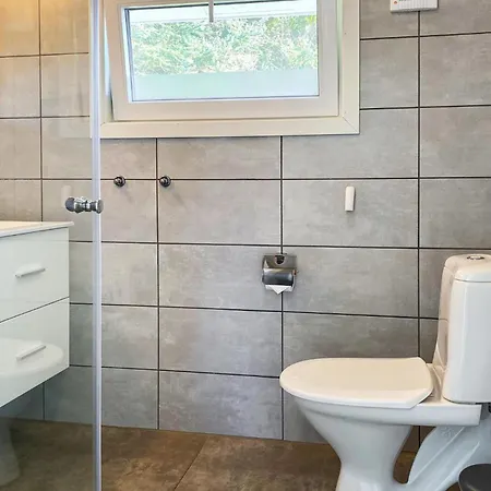 Gorgeous In With Wifi Holiday home Kverva